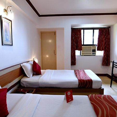 Om Shiv Hotel Madgaon Exteriör bild