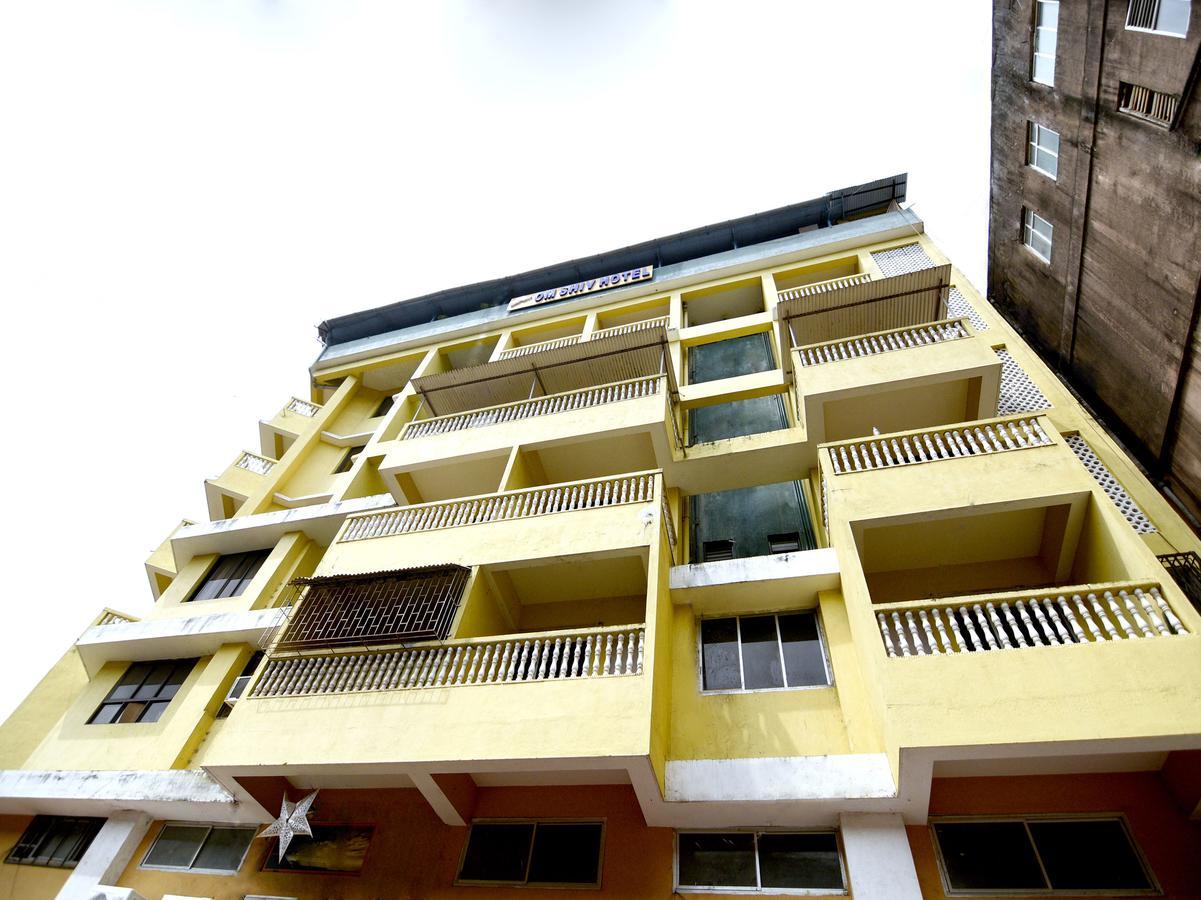 Om Shiv Hotel Madgaon Exteriör bild