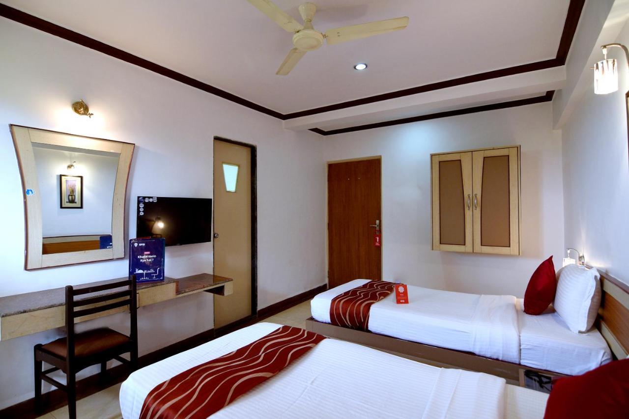 Om Shiv Hotel Madgaon Exteriör bild
