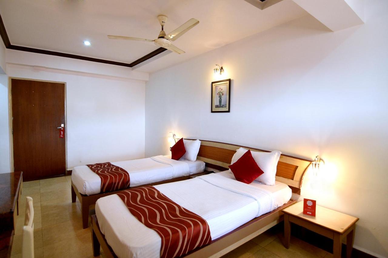 Om Shiv Hotel Madgaon Exteriör bild